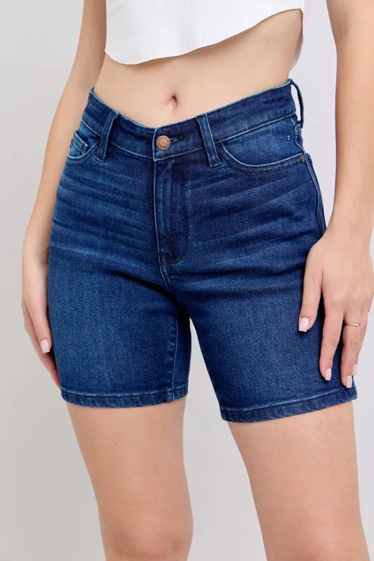 Judy Blue High Waist V-Front Bermuda Plus Size DK S
