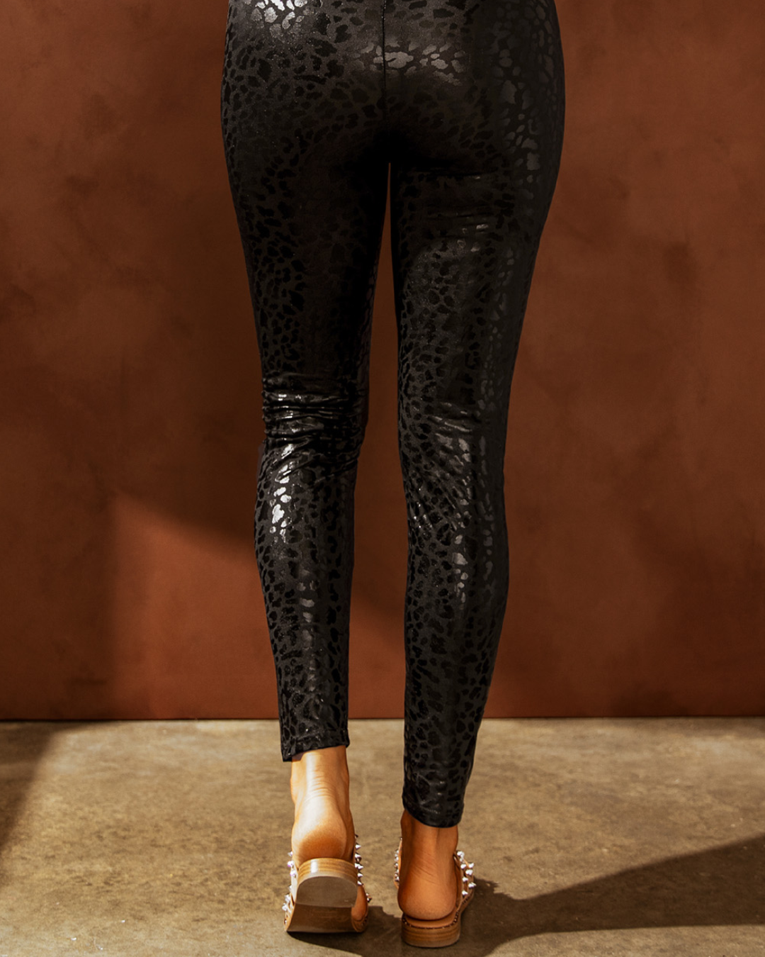 Shiny Leopard Textured Legging   