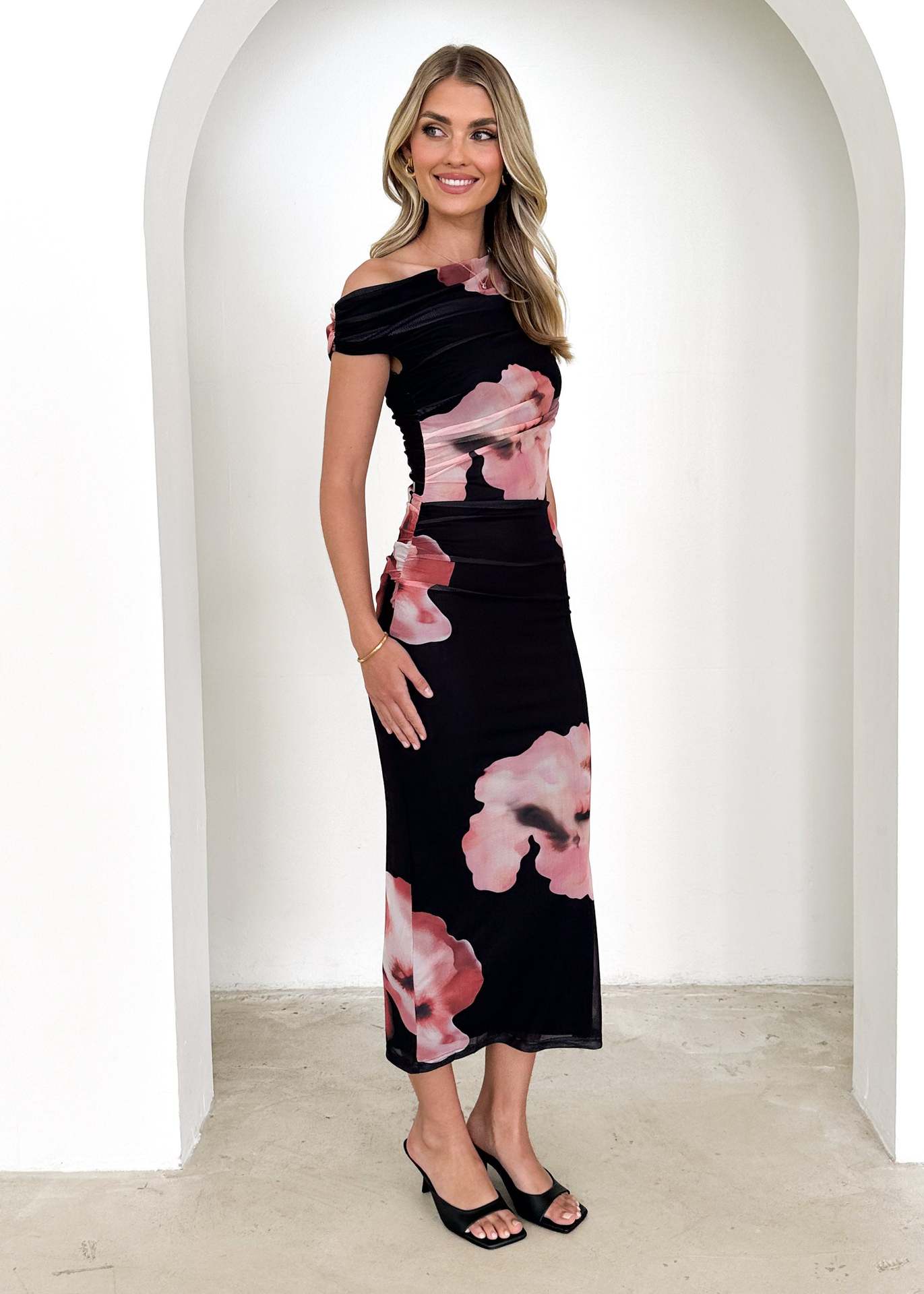 Blossom shoulder pleated dress