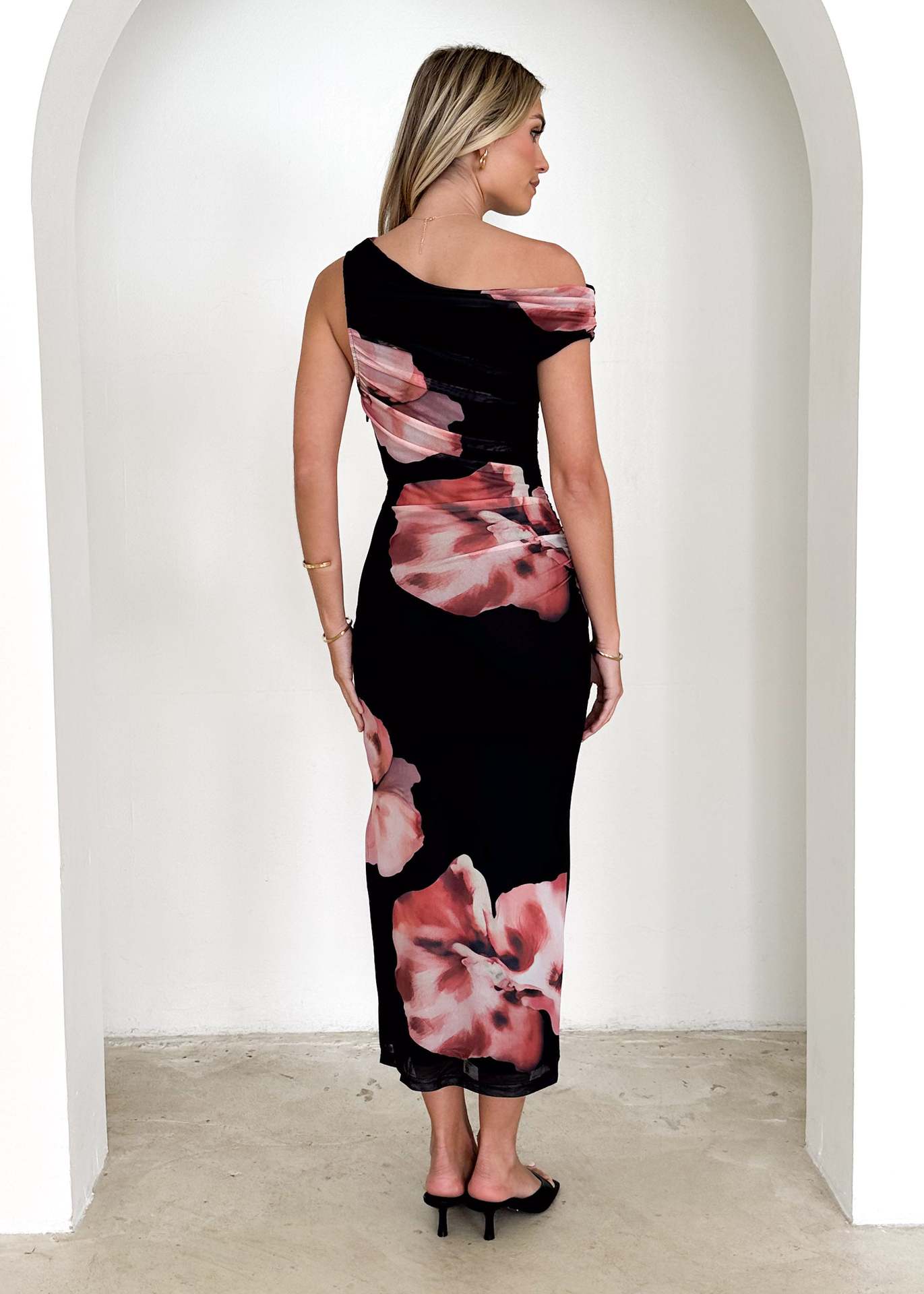 Blossom shoulder pleated dress